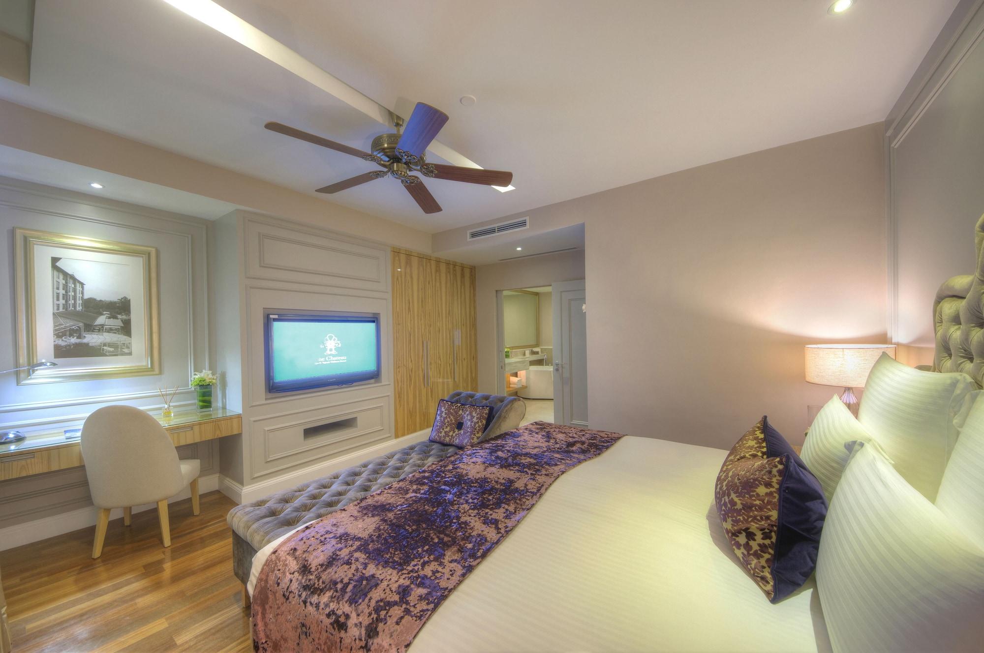 The Chateau Spa & Wellness Resort Bukit Tinggi Exterior photo Deluxe Suite