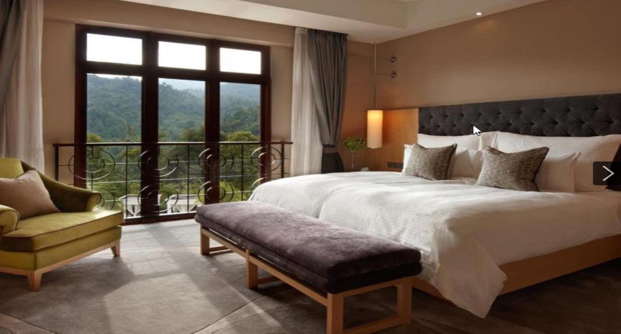 The Chateau Spa & Wellness Resort Bukit Tinggi Exterior photo Deluxe Room
