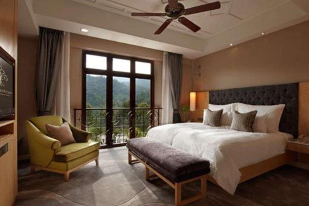 The Chateau Spa & Wellness Resort Bukit Tinggi Room photo Deluxe Room