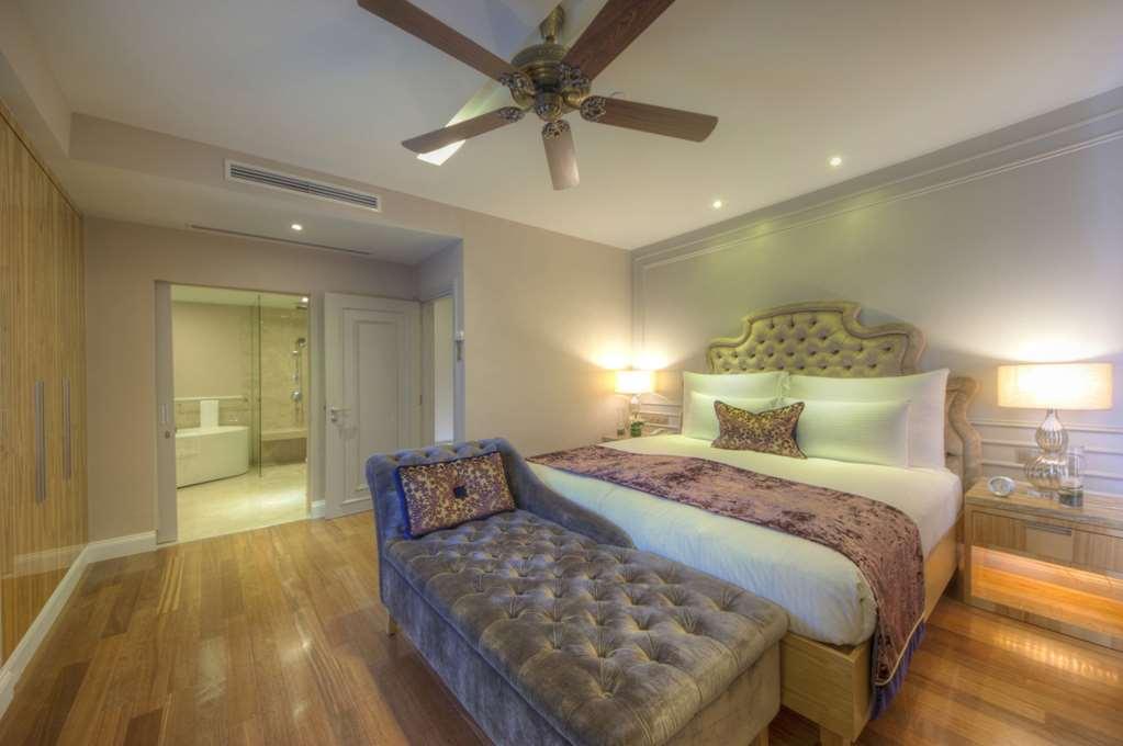 The Chateau Spa & Wellness Resort Bukit Tinggi Room photo A bedroom at the hotel