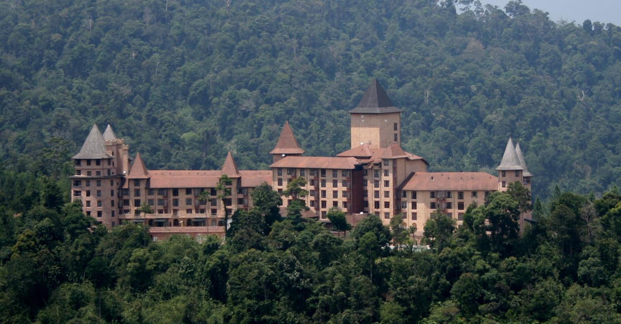 The Chateau Spa & Wellness Resort Bukit Tinggi Exterior photo The hotel