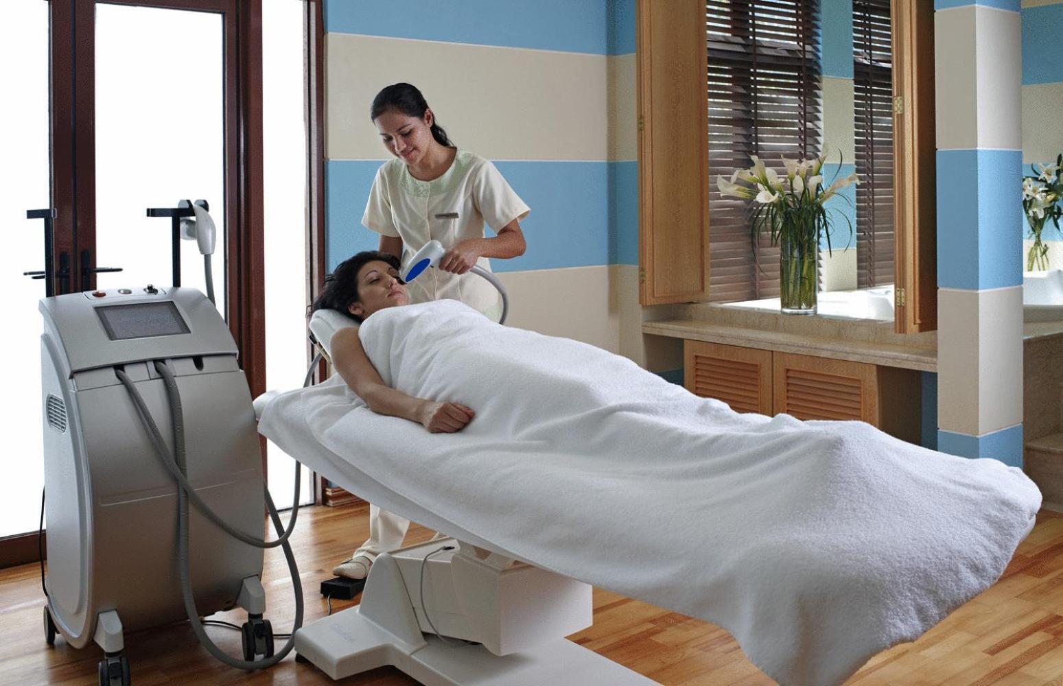 The Chateau Spa & Wellness Resort Bukit Tinggi Exterior photo A woman receiving a facial treatment