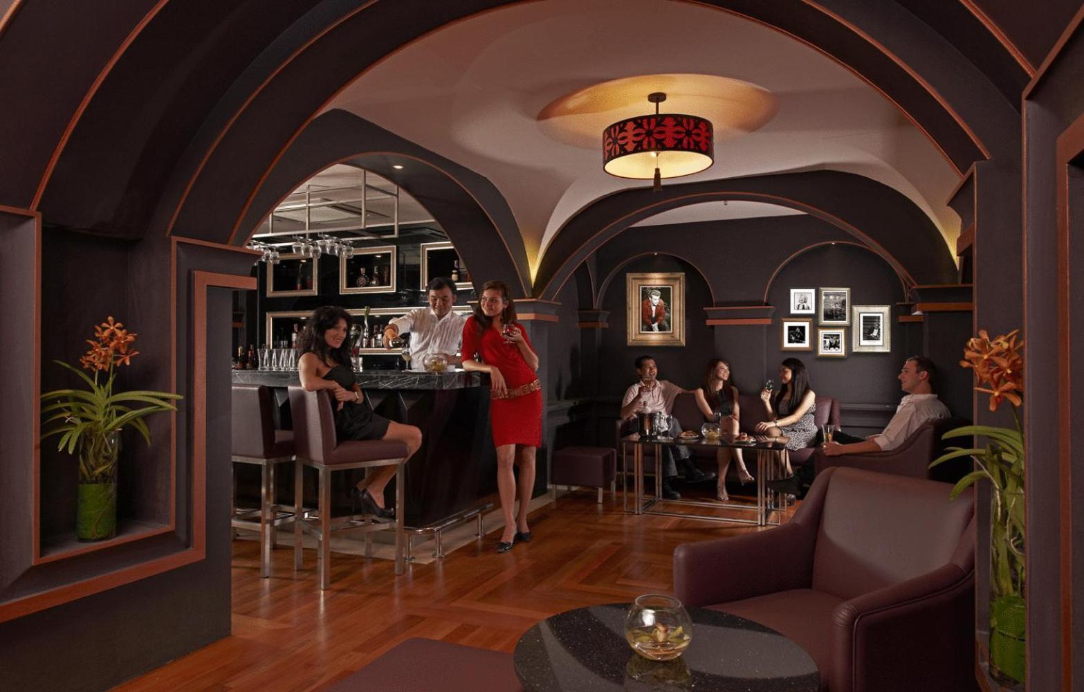 The Chateau Spa & Wellness Resort Bukit Tinggi Exterior photo The Bar