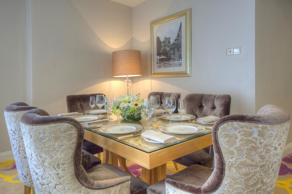 The Chateau Spa & Wellness Resort Bukit Tinggi Exterior photo A dining room